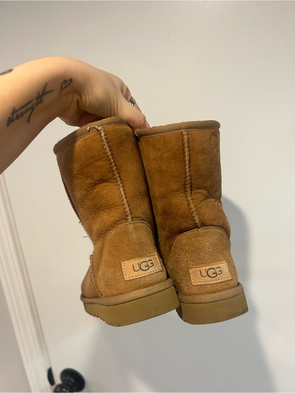 UGG Short Sheepskin Boots in Chestnut